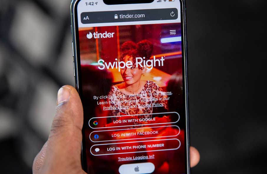 Tinder Login Screen